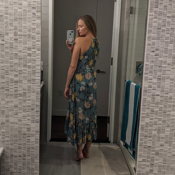 Cocktail Dress - Waist has a drawstring and could fit a variety of sizes 10-20 - Picture 3 of 4